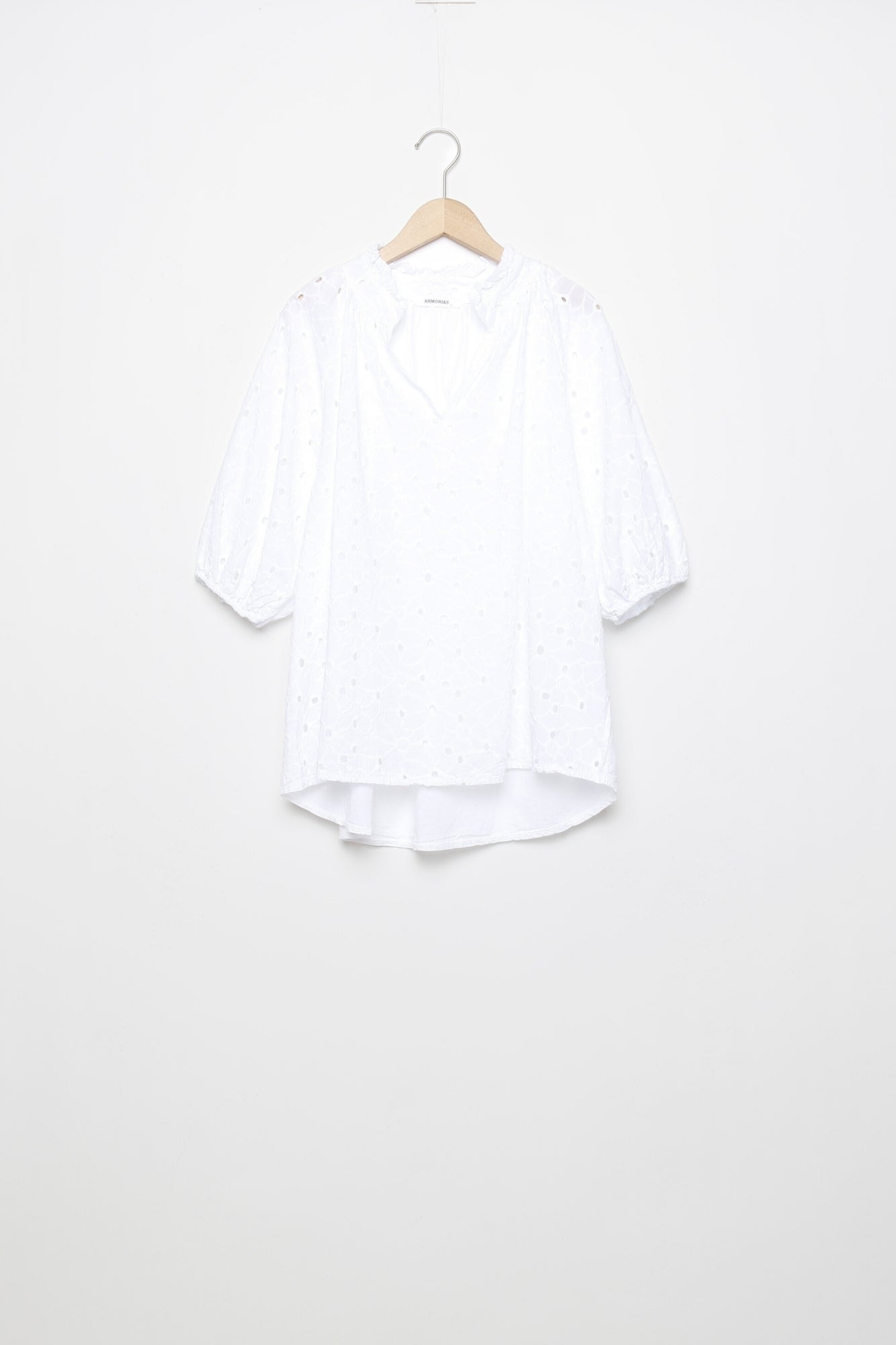 BLUSA ARMONIAS BORDADOS