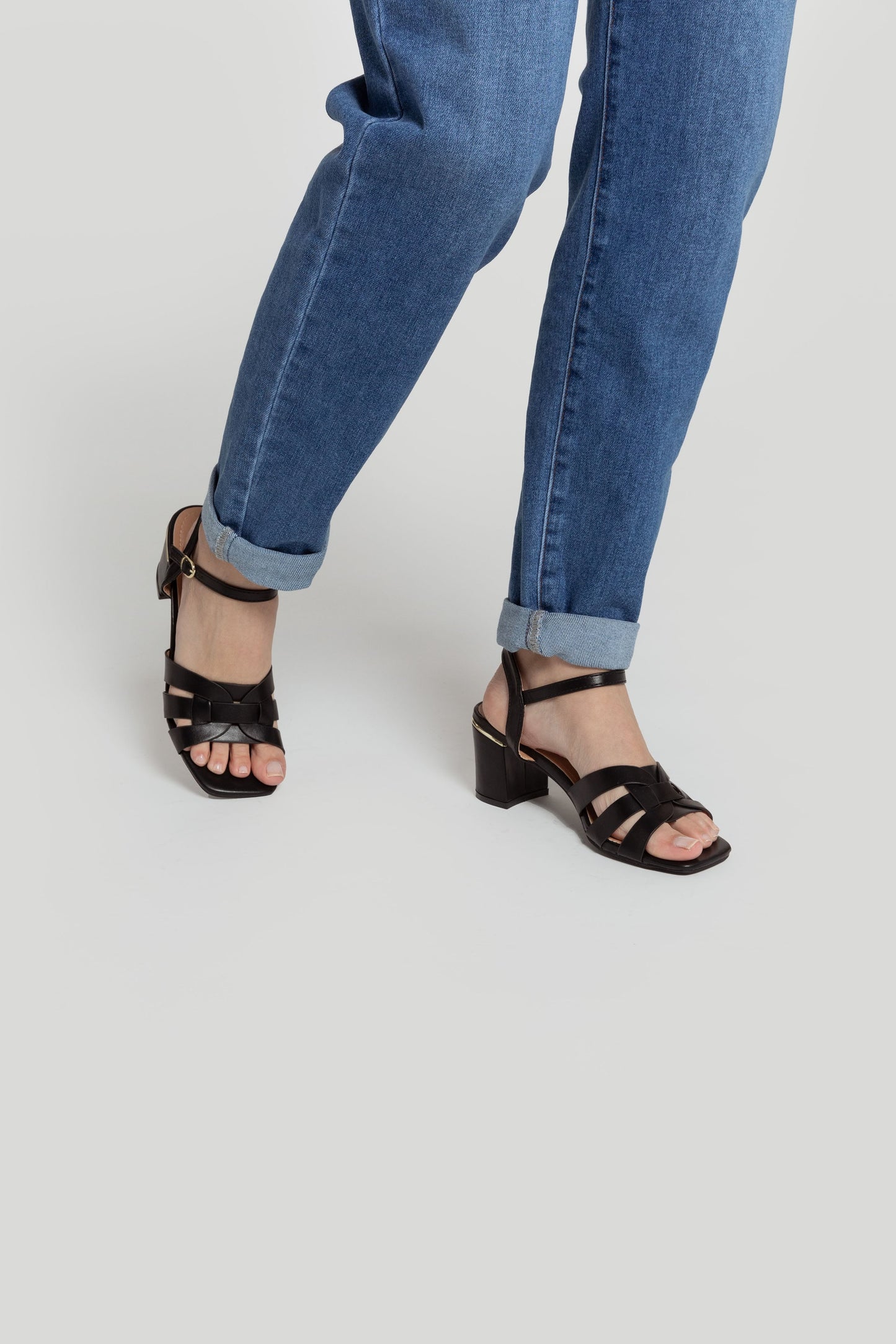 SANDALIA ARMONIAS DETALLE