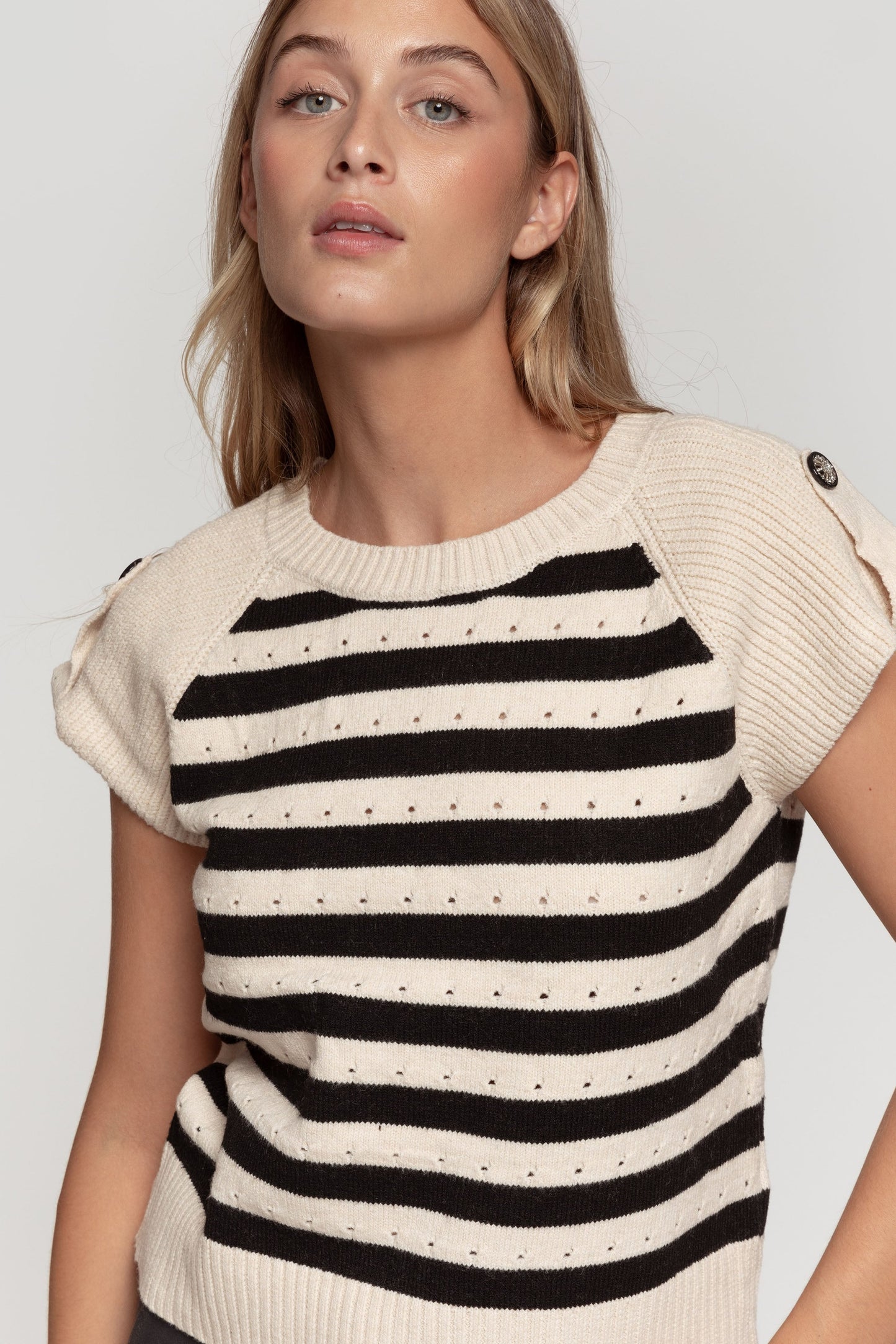 CHALECO ARMONIAS BOTONES