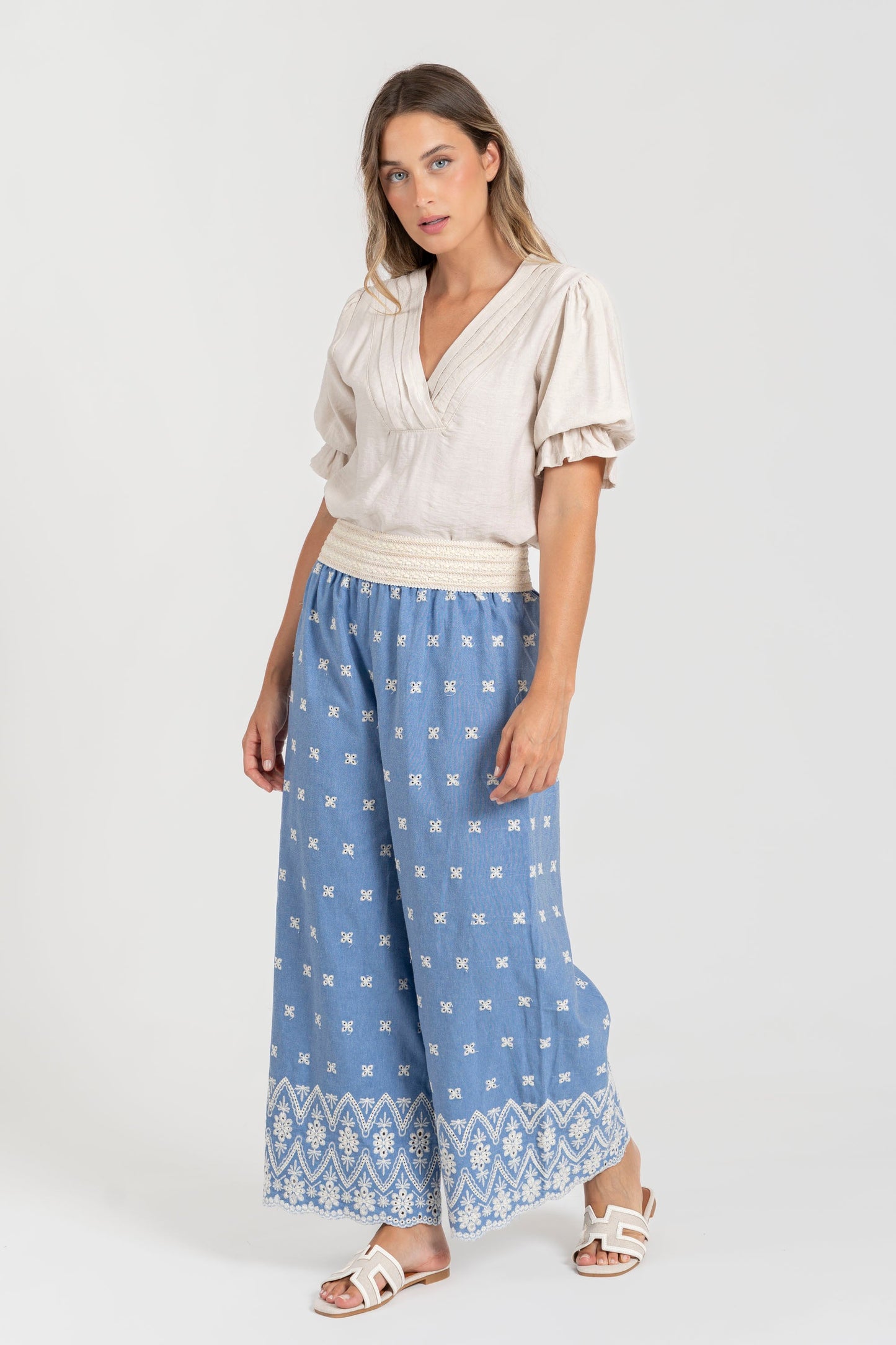 PANTALÓN ARMONIAS BORDADOS