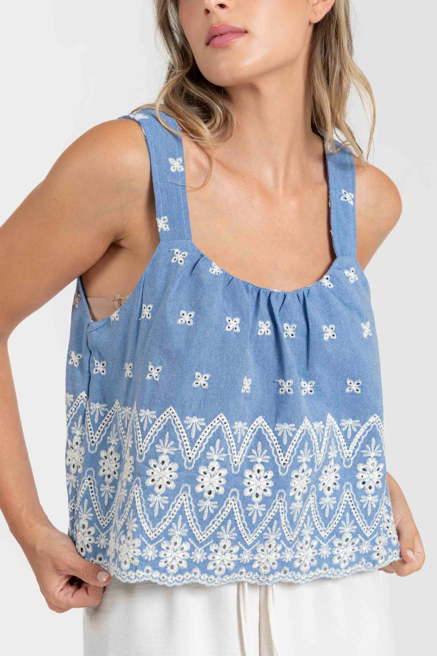 TOP ARMONIAS BORDADOS