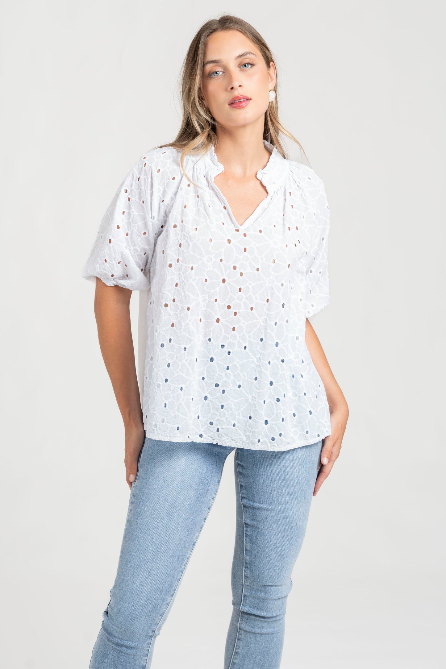 BLUSA ARMONIAS BORDADOS