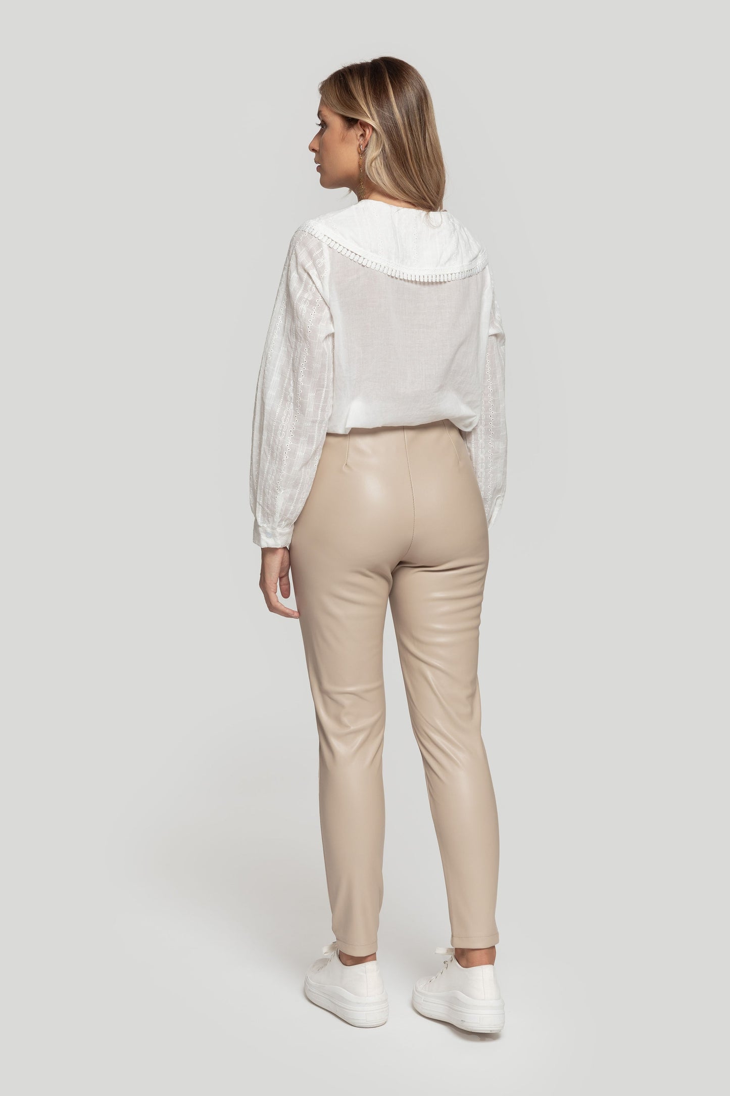 PANTALÓN ARMONIAS EFECTO PIEL