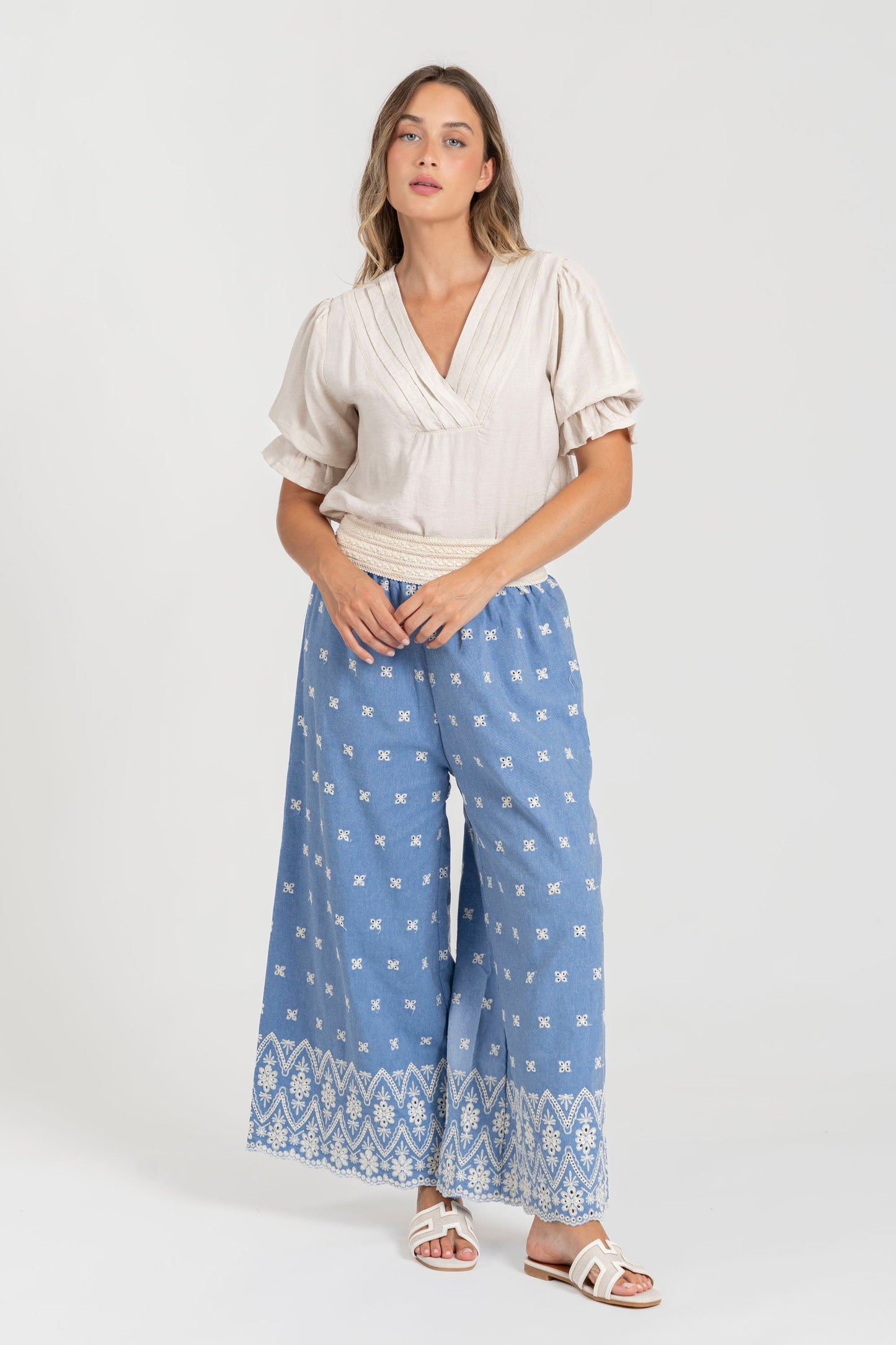 PANTALÓN ARMONIAS BORDADOS