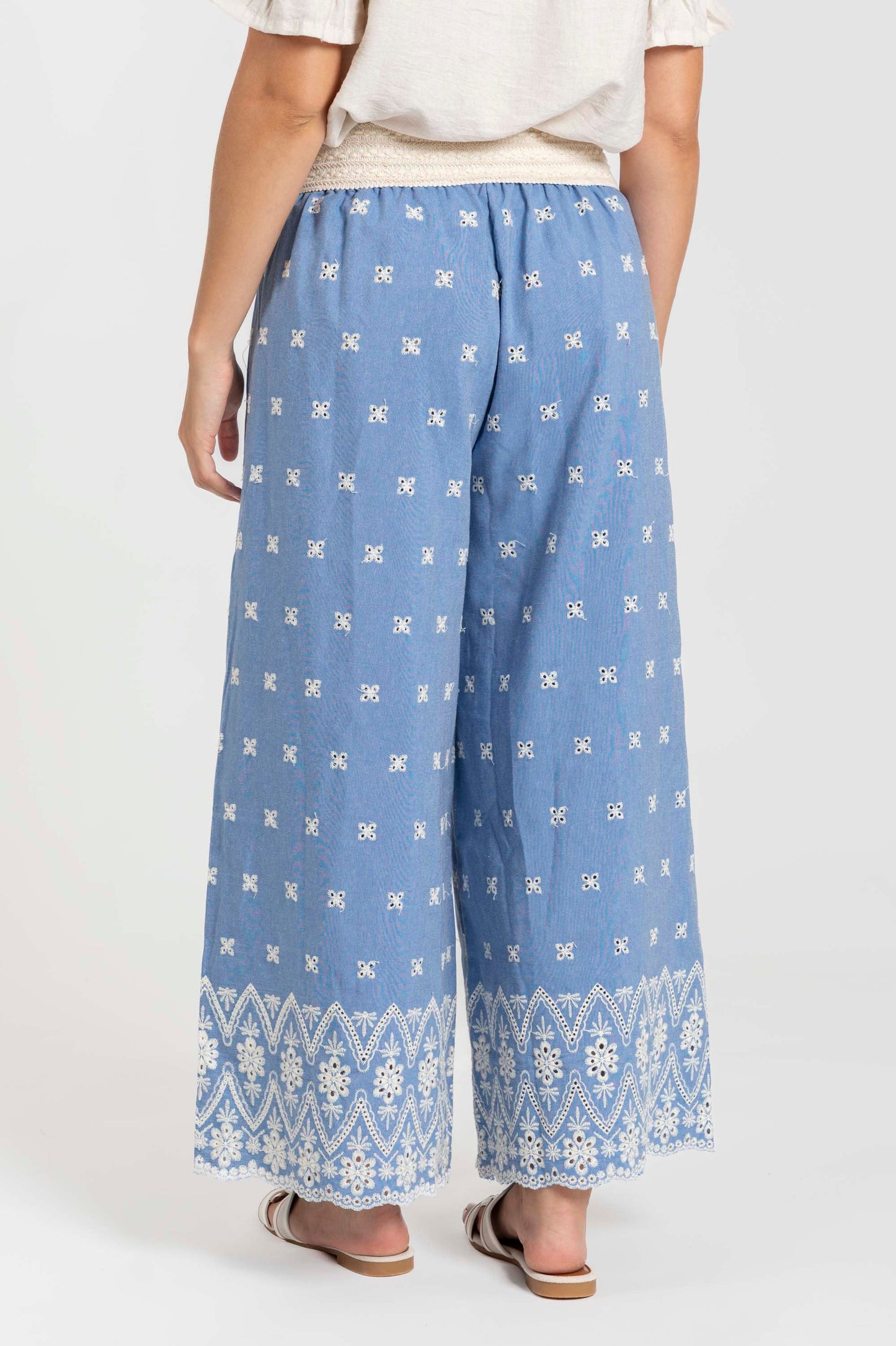 PANTALÓN ARMONIAS BORDADOS