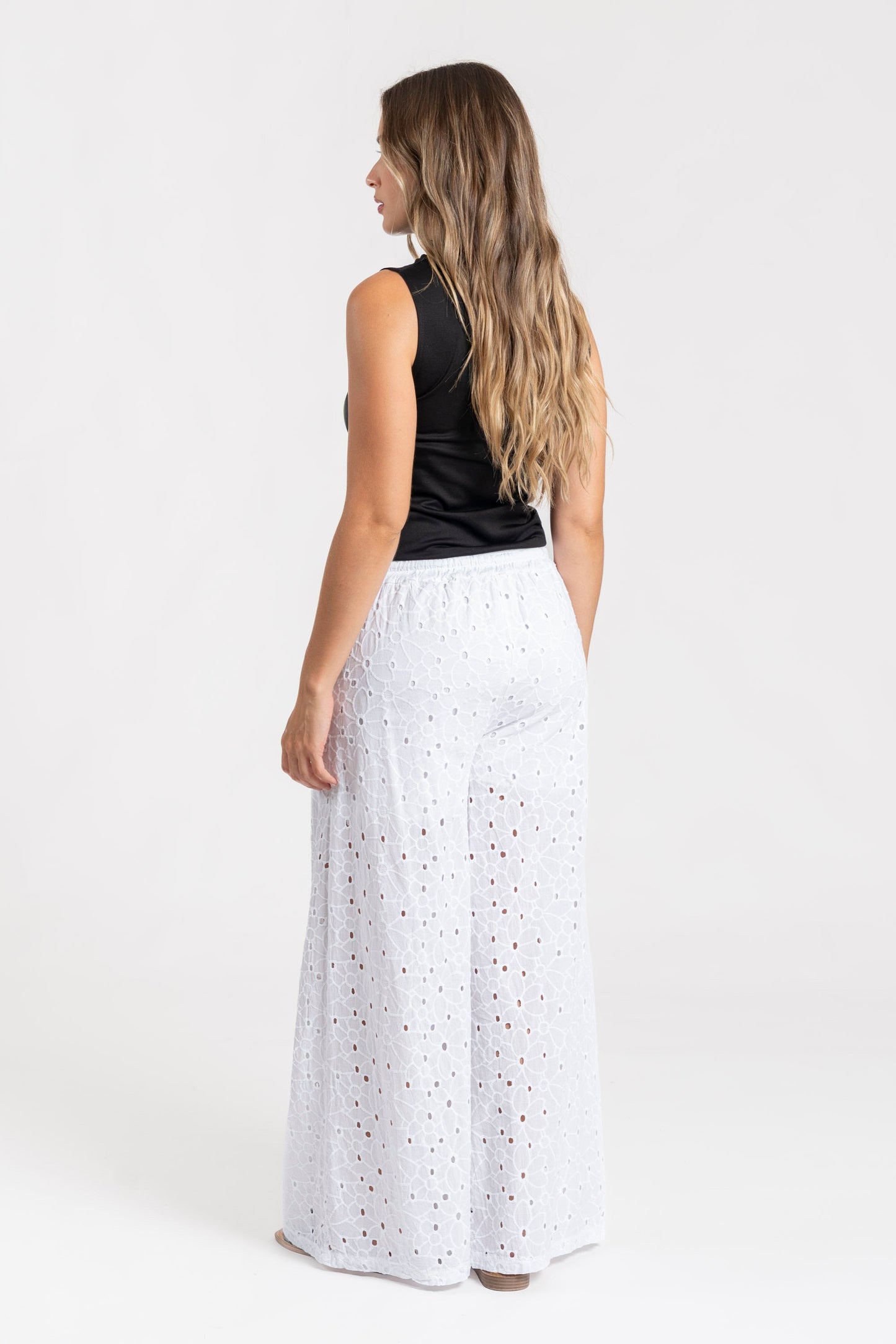 PANTALÓN ARMONIAS BORDADOS